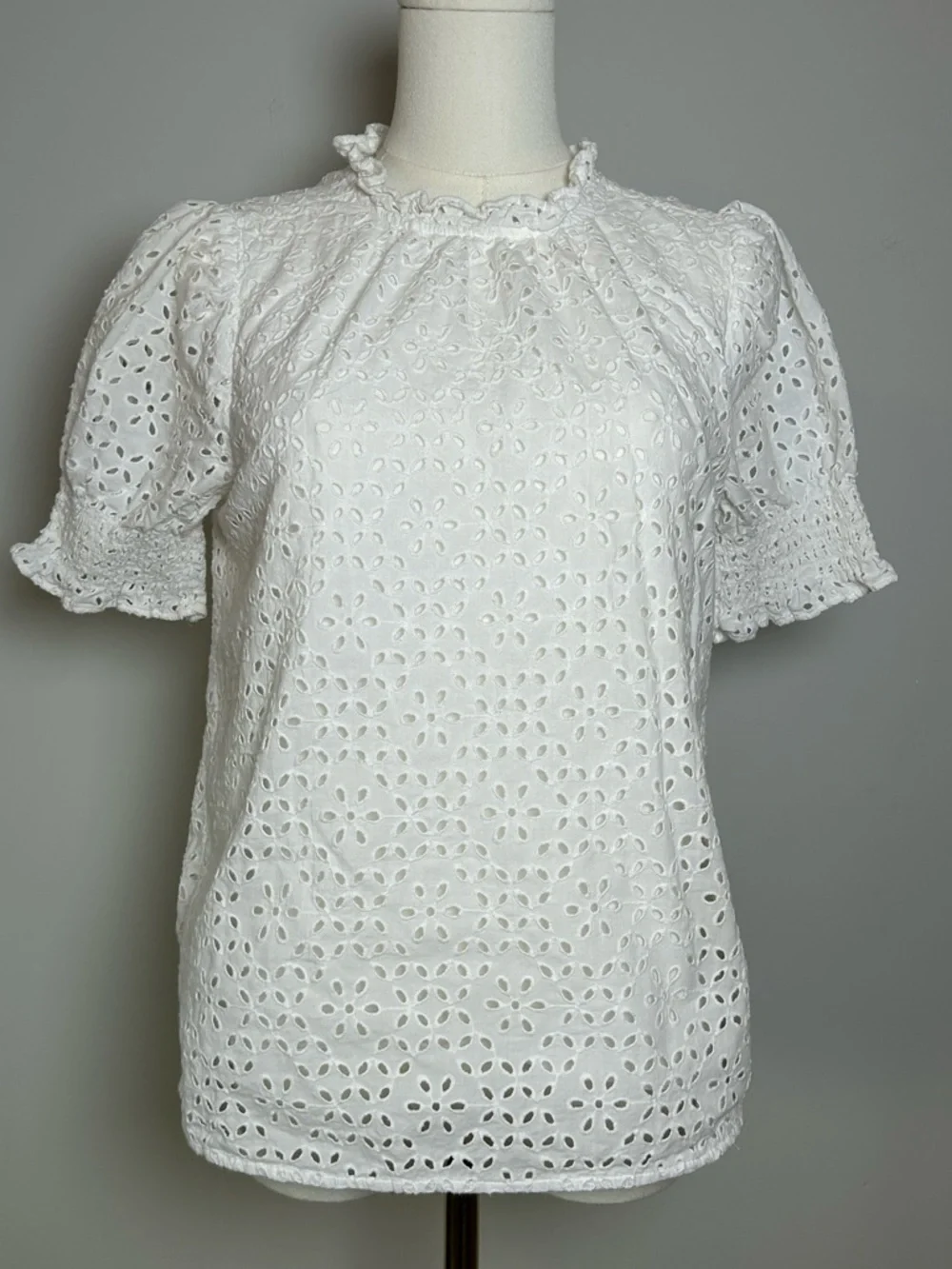 J. Crew White Eyelet Ruffle Neck Puff Sleeve Top size XS cottagecore top